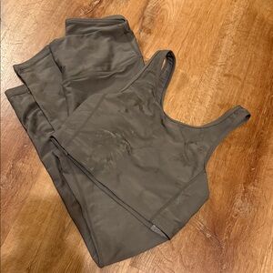 Mono b Sports Sports Bra and Leggings Set